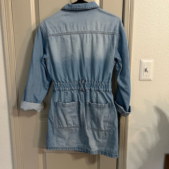 Universal Thread Denim Shirt Dress with Fitted Silhouette - Picture 5 of 6